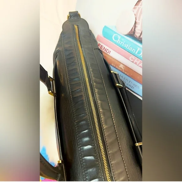 Louis Vuttion Black Epi Leather Handbag - Picture 4 of 10